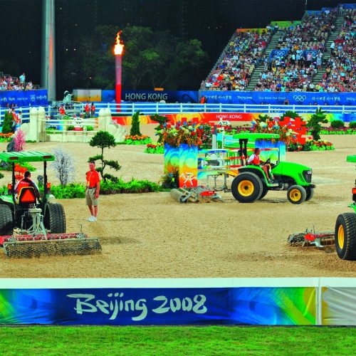 równiarka do podłoży jeździeckich