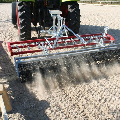 równiarka do podłoży jeździeckich